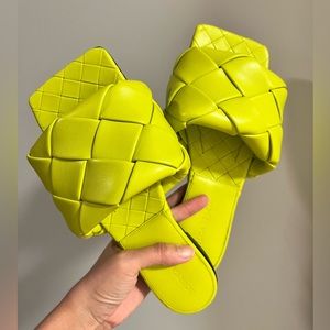 Bottega Venetia Lido Intrecciato Leather Sandals in the color Kiwi